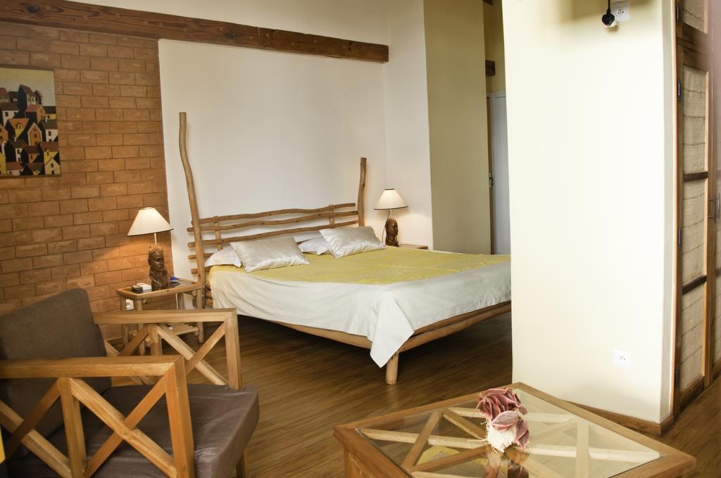 Hotel Restaurant Le Combava Antananarivo Oda fotoğraf