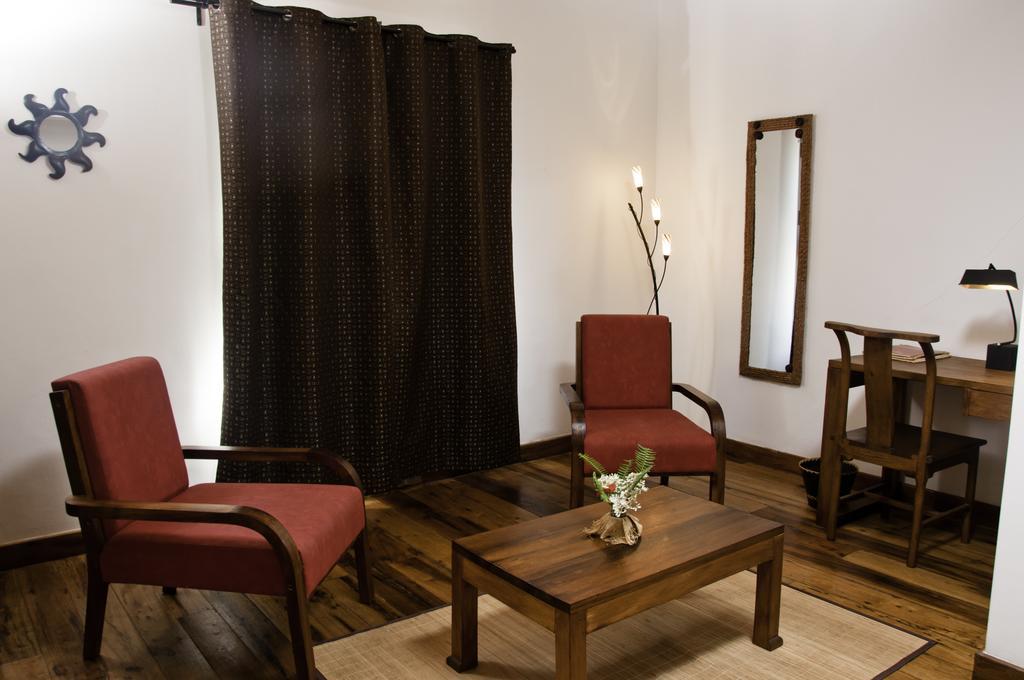 Hotel Restaurant Le Combava Antananarivo Dış mekan fotoğraf