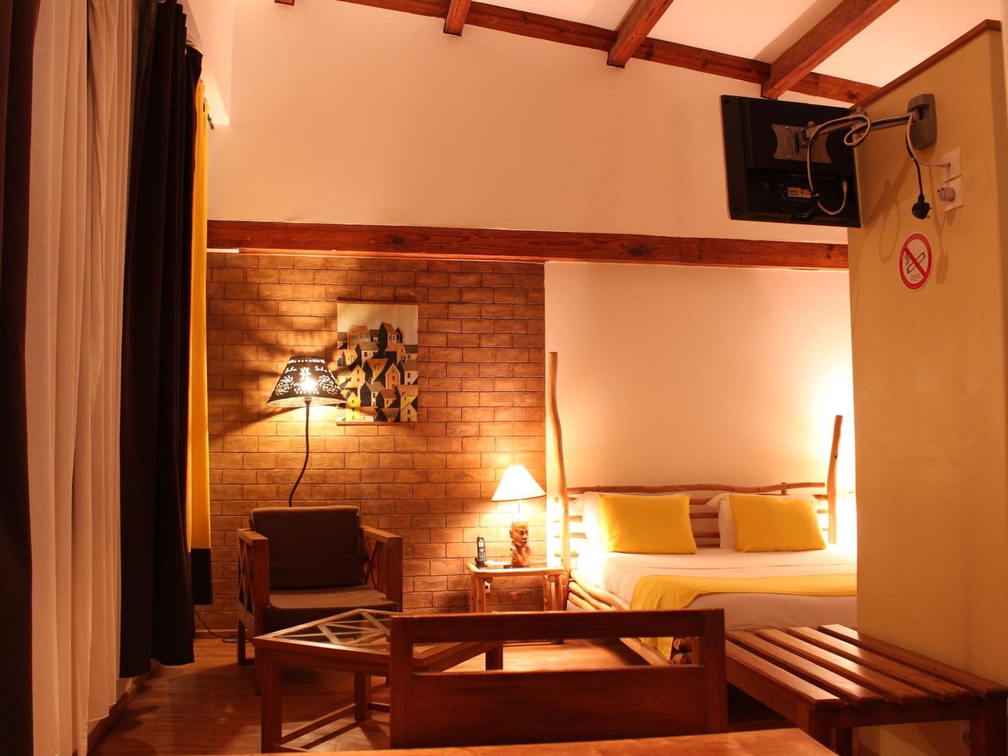 Hotel Restaurant Le Combava Antananarivo Dış mekan fotoğraf