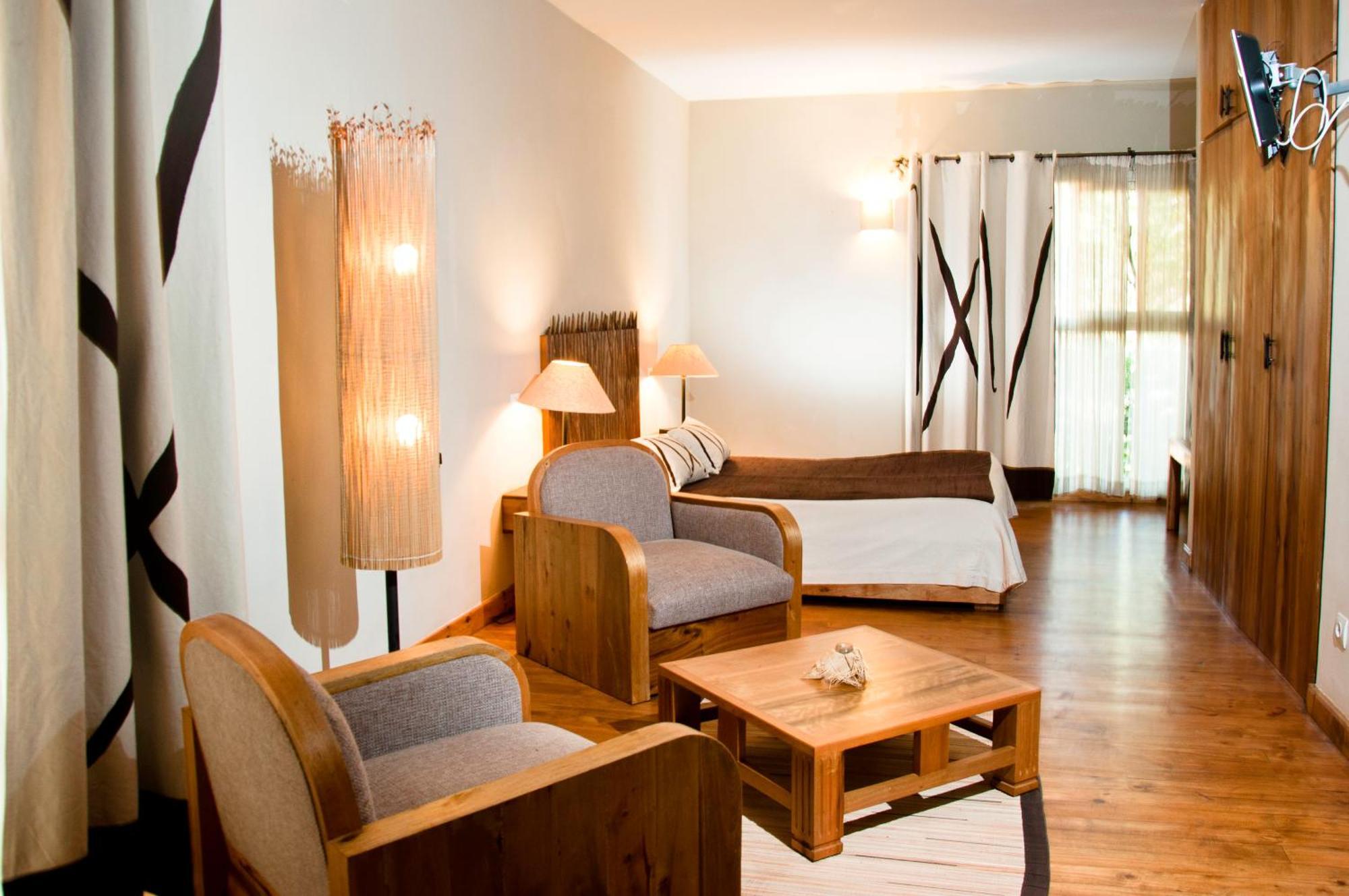 Hotel Restaurant Le Combava Antananarivo Dış mekan fotoğraf